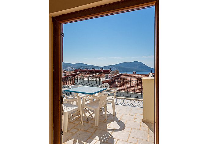 Roof terrace area with sea views . - Villa Arykanoos . (Photo Gallery) }}