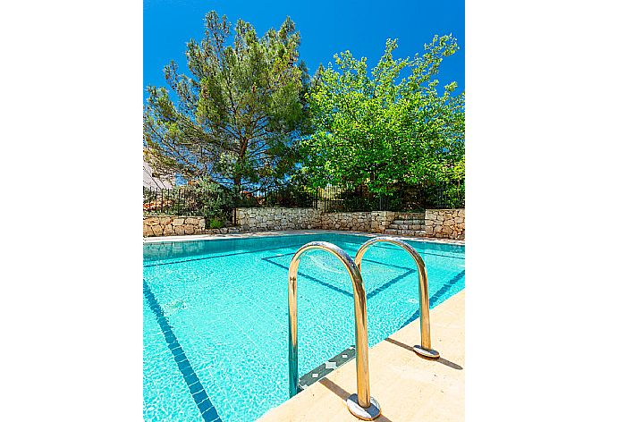Private pool and terrace . - Villa Arykanoos . (Galería de imágenes) }}