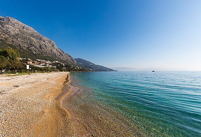 Crystal clear waters at Barbati . - Villa Sofia . (Галерея фотографий) }}