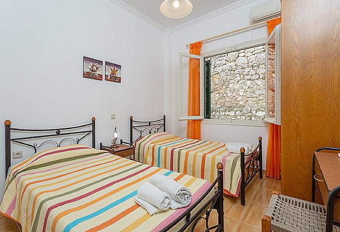 Twin bedroom with A/C . - Villa Sofia . (Photo Gallery) }}