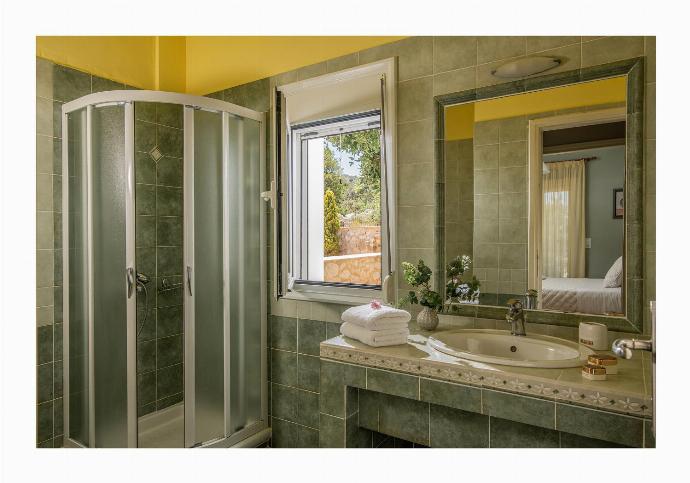  . - Villa Daphni . (Photo Gallery) }}