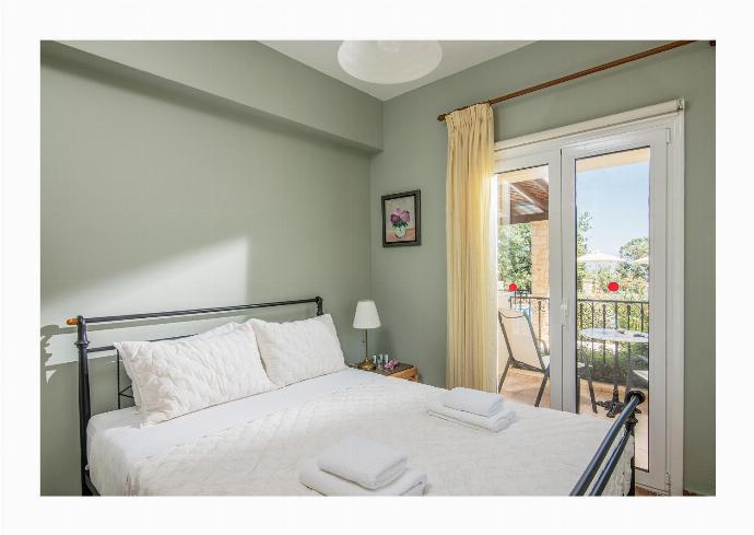  . - Villa Daphni . (Photo Gallery) }}