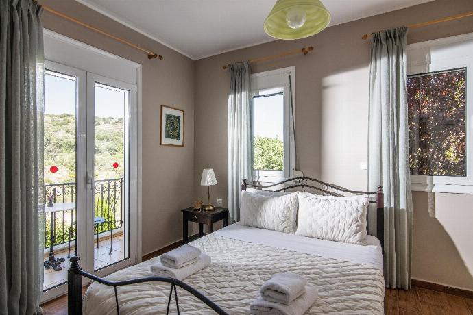  . - Villa Daphni . (Photo Gallery) }}
