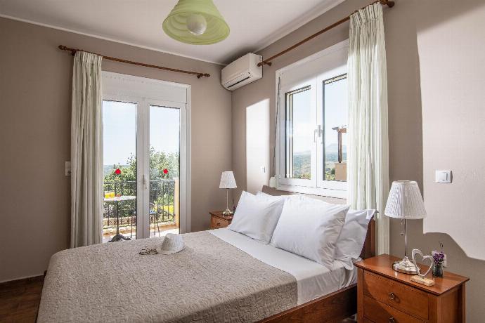  . - Villa Daphni . (Photo Gallery) }}