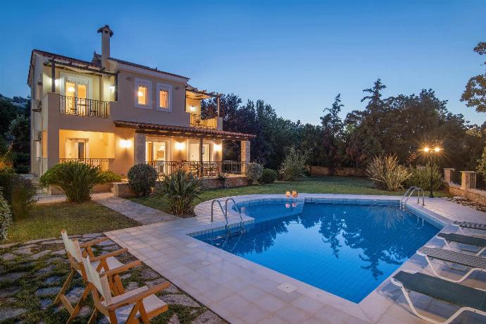 Chania . - Villa Daphni . (Photo Gallery) }}