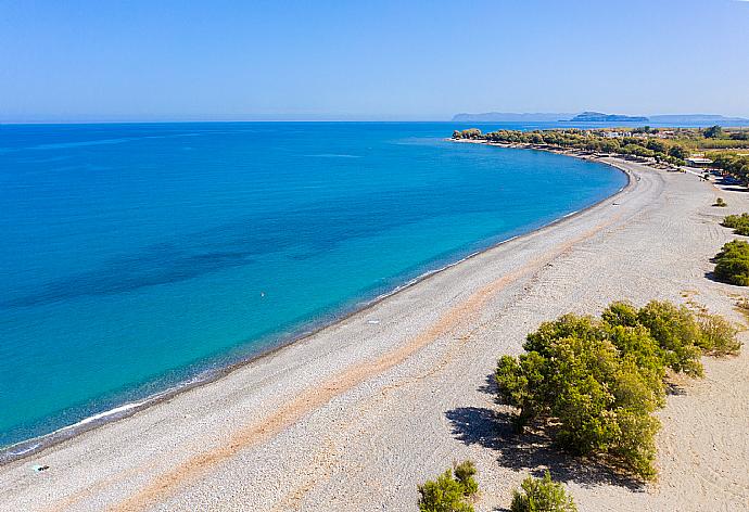 Tavronitis . - Villa Tzina . (Galerie de photos) }}