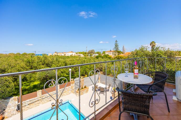 Balcony . - Villa Tzina . (Galería de imágenes) }}