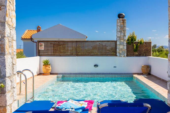 Private pool, garden, and terrace with sea views . - Villa Melina . (Galleria fotografica) }}