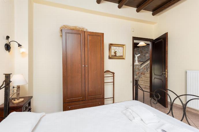 Double bedroom with A/C . - Villa Melina . (Galerie de photos) }}