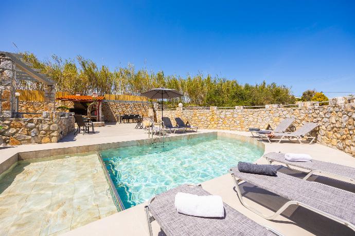 Private pool and terrace . - Villa Melina . (Photo Gallery) }}