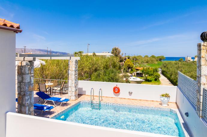 Private pool and terrace with sea views . - Villa Melina . (Photo Gallery) }}