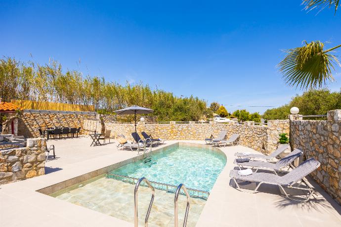 Private pool and terrace . - Villa Melina . (Photo Gallery) }}