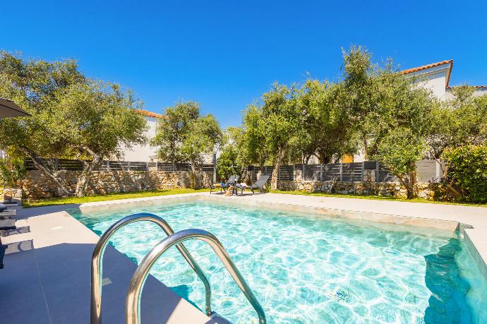 Private pool and terrace . - Villa Nineta . (Photo Gallery) }}
