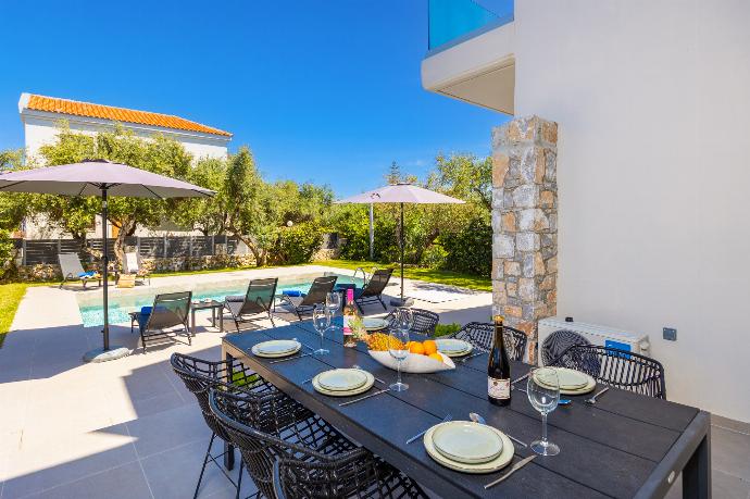 Terrace area . - Villa Nineta . (Photo Gallery) }}