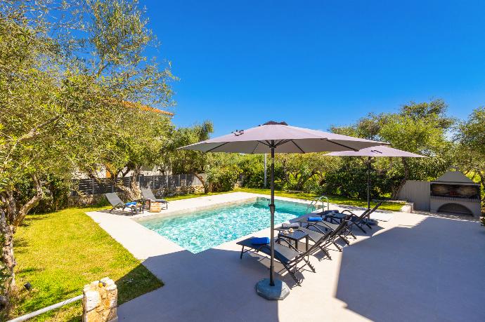 Private pool and terrace . - Villa Nineta . (Photo Gallery) }}