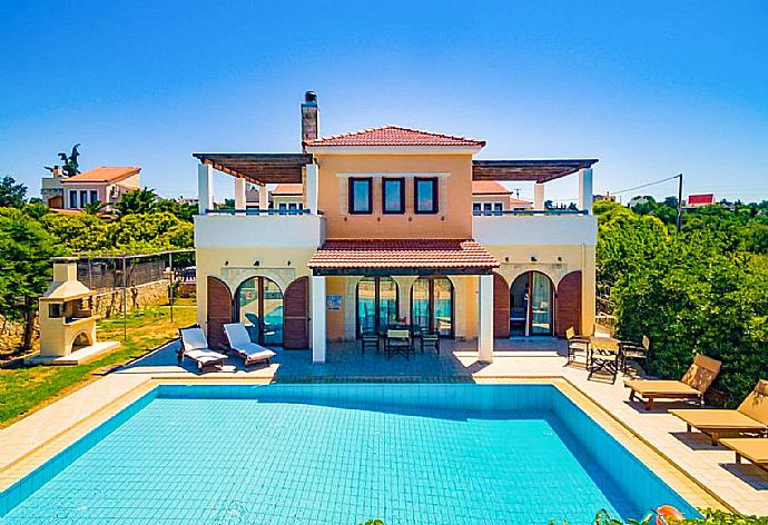 ,Beautiful villa with private pool, terrace, and garden . - Villa Nikolas . (Галерея фотографий) }}