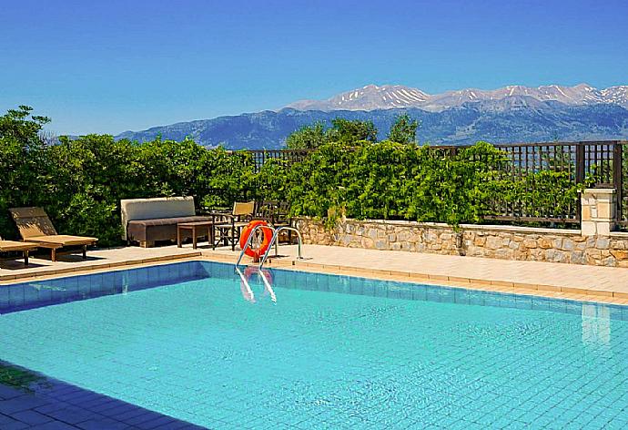 Private pool with panoramic views . - Villa Nikolas . (Галерея фотографий) }}