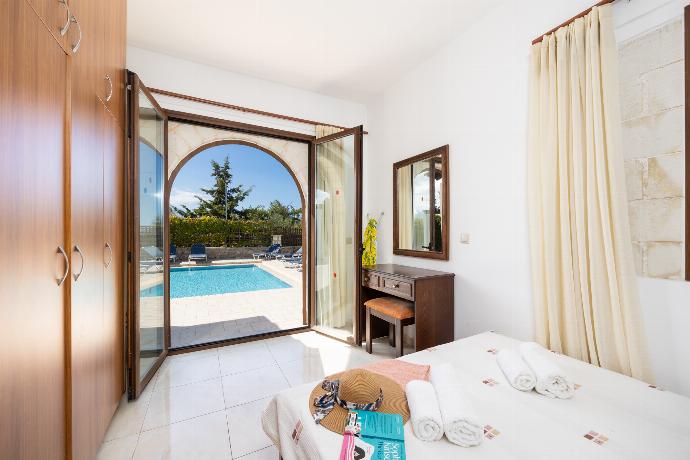 Double bedroom with A/C . - Villa Nikolas . (Galleria fotografica) }}