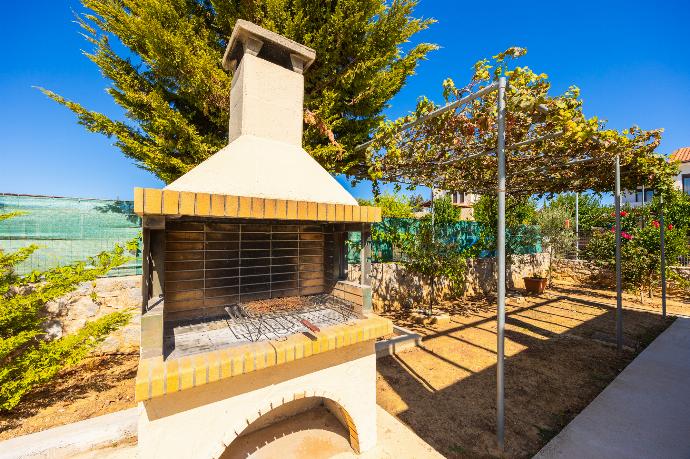 BBQ area . - Villa Nikolas . (Galleria fotografica) }}
