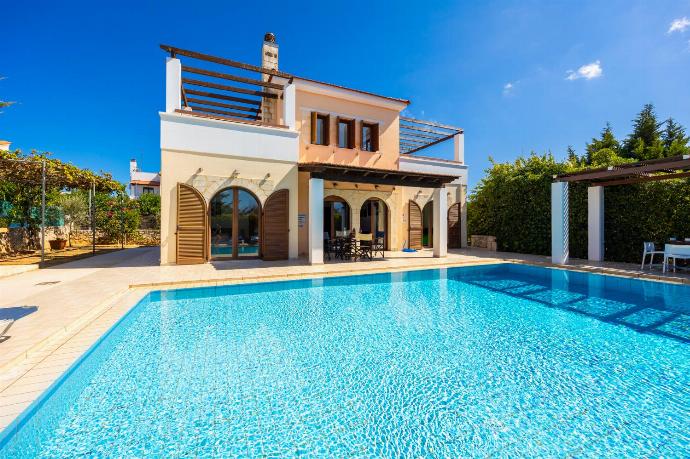 Villa Nikolas