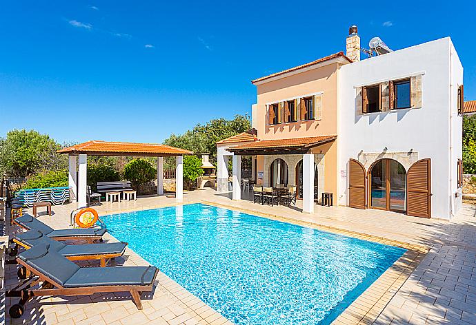 ,Beautiful villa with private pool and terrace . - Villa Eva . (Galerie de photos) }}