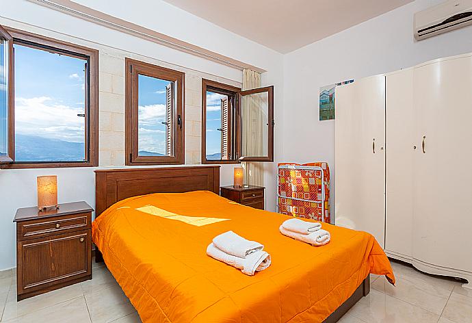 Double bedroom with A/C . - Villa Eva . (Photo Gallery) }}