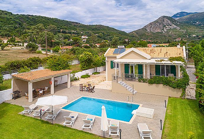 Aerial view of Villa Alexandra . - Villa Alexandra . (Galería de imágenes) }}