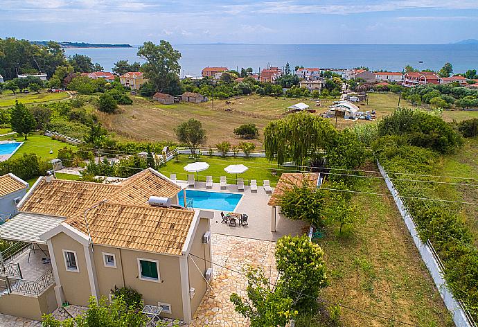 Aerial view of Villa Alexandra . - Villa Alexandra . (Galerie de photos) }}