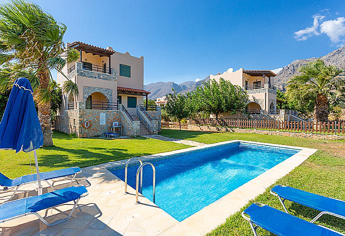 Beautiful villa with private pool, lawn, and terrace with sea views . - Andreas Beach Villa . (Galerie de photos) }}