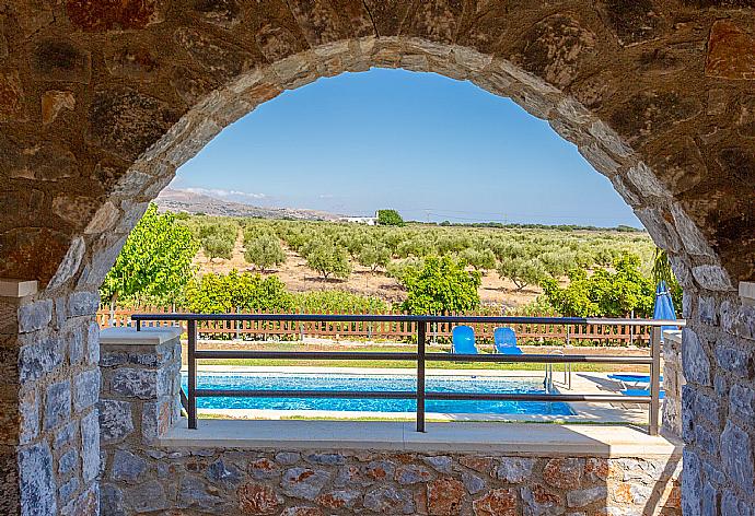 Sheltered terrace area  . - Andreas Beach Villa . (Галерея фотографий) }}