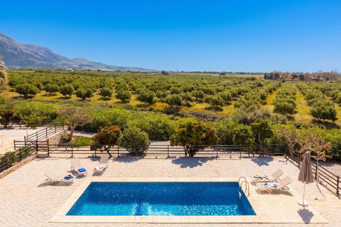 Private pool and terrace with sea views . - Andreas Beach Villa . (Fotogalerie) }}