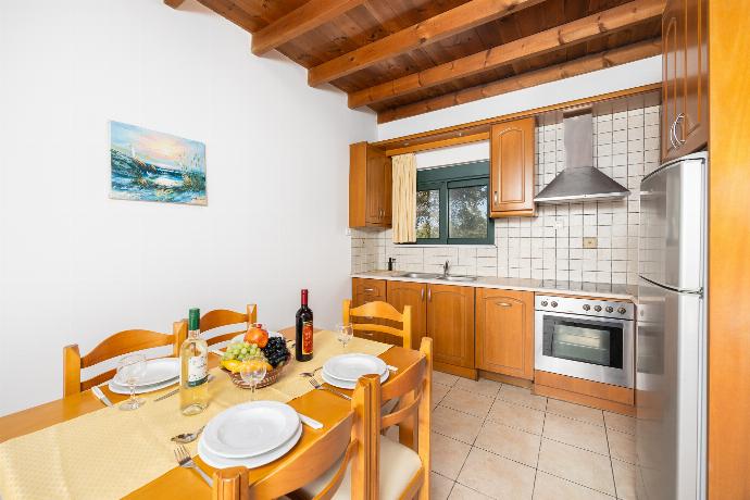 Equipped kitchen . - Andreas Beach Villa . (Fotogalerie) }}