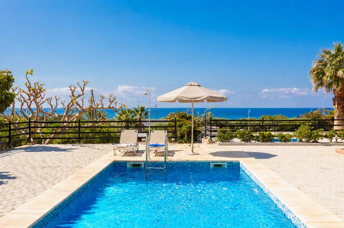 Private pool and terrace with sea views . - Andreas Beach Villa . (Fotogalerie) }}
