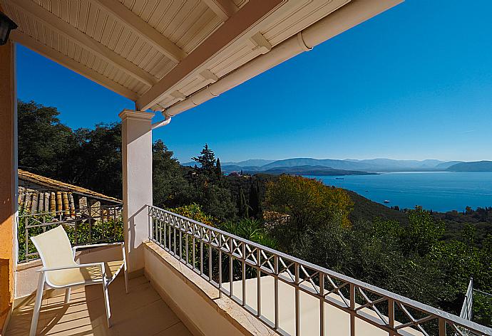 Balcony with sea views . - Villa Anastasia . (Photo Gallery) }}