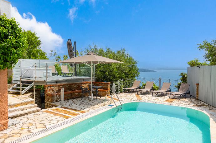 Private pool, terrace, jacuzzi, and sea views . - Villa Anastasia . (Galerie de photos) }}