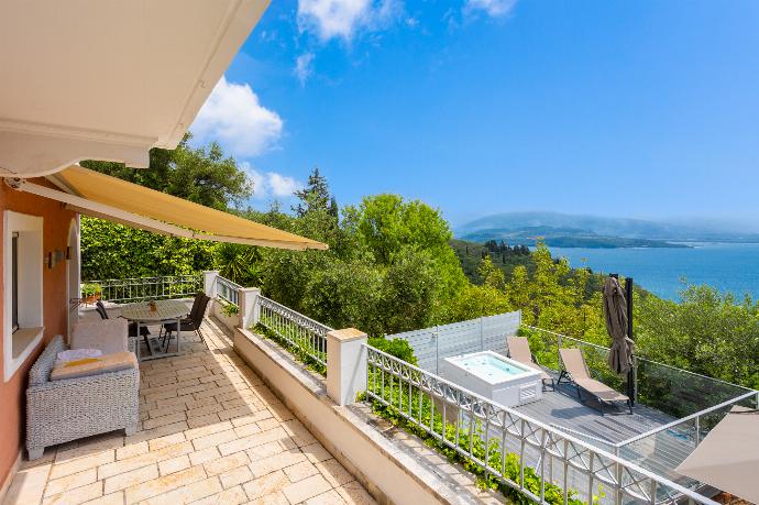 Terrace area with sea views . - Villa Anastasia . (Galería de imágenes) }}