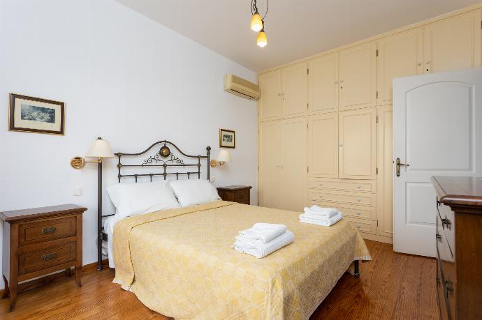 Double bedroom on first floor with A/C, sea views, and balcony access . - Villa Anastasia . (Fotogalerie) }}