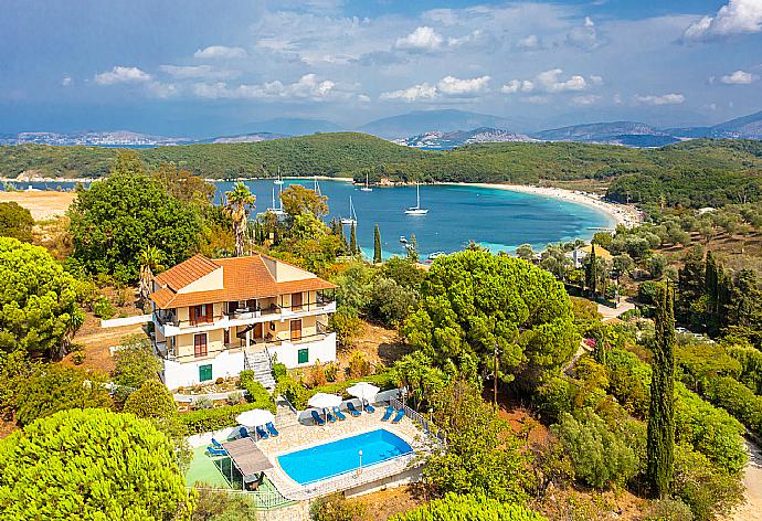 Aerial view of Cochelli Villa  . - Cochelli Villa Lower . (Fotogalerie) }}