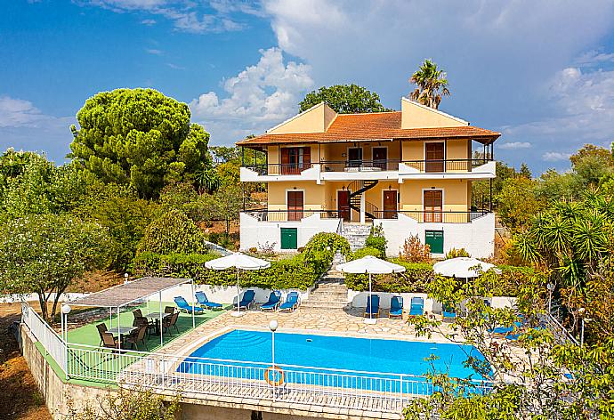 Aerial view of Cochelli Villa . - Cochelli Villa Lower . (Галерея фотографий) }}