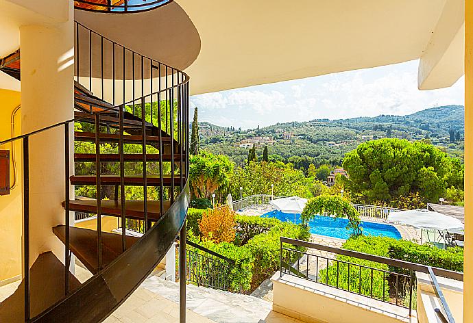 Shared terrace . - Cochelli Villa Lower . (Photo Gallery) }}