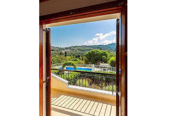 Private terrace with countryside views . - Cochelli Villa Lower . (Photo Gallery) }}