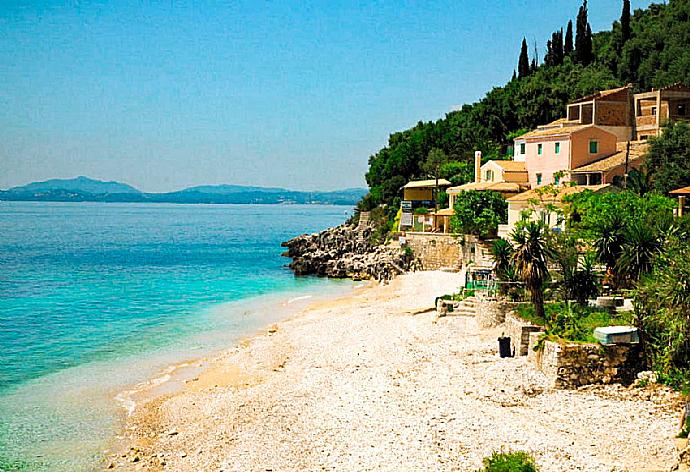 Kaminaki Beach . - Kalliopi . (Fotogalerie) }}