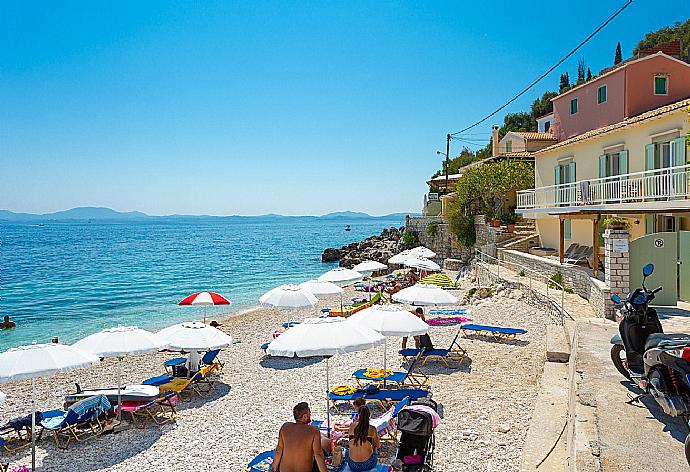 Kaminaki Beach . - Villa Petros . (Галерея фотографий) }}