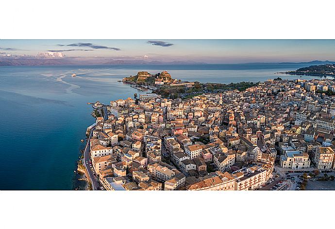 Corfu Old Town . - Villa Petros . (Photo Gallery) }}