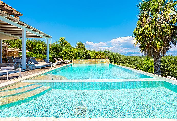 Private pool and terrace with sea views . - Villa Zacharenia . (Photo Gallery) }}