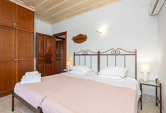 Twin bedroom with A/C and upper terrace access . - Villa Zacharenia . (Photo Gallery) }}