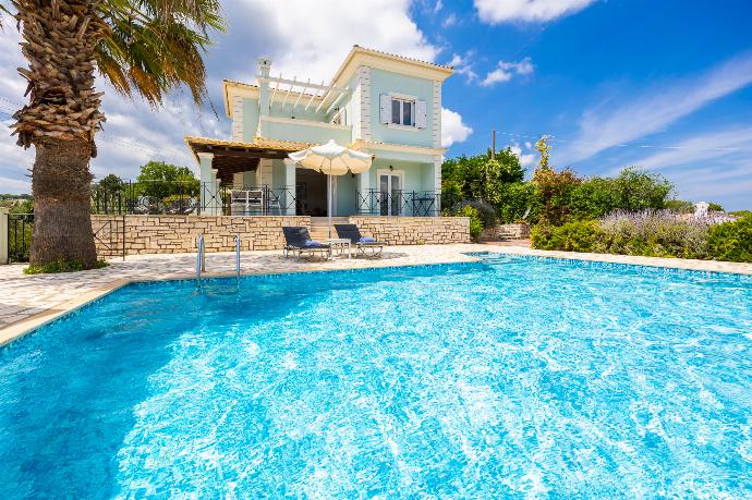 Beautiful villa with private pool and terrace with sea views . - Villa Ioanna Agios Stephanos . (Photo Gallery) }}