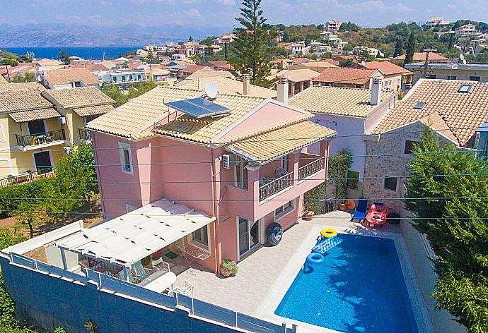 Overview of the villa . - The Doctors House . (Photo Gallery) }}