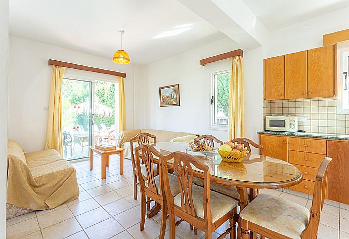 Dining area . - Villa Alexandros . (Galleria fotografica) }}