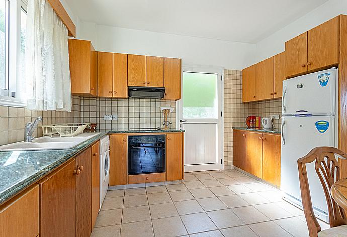 Equipped kitchen . - Villa Alexandros . (Galería de imágenes) }}